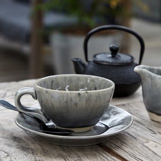 Kaffeetasse mit Untertasse grey